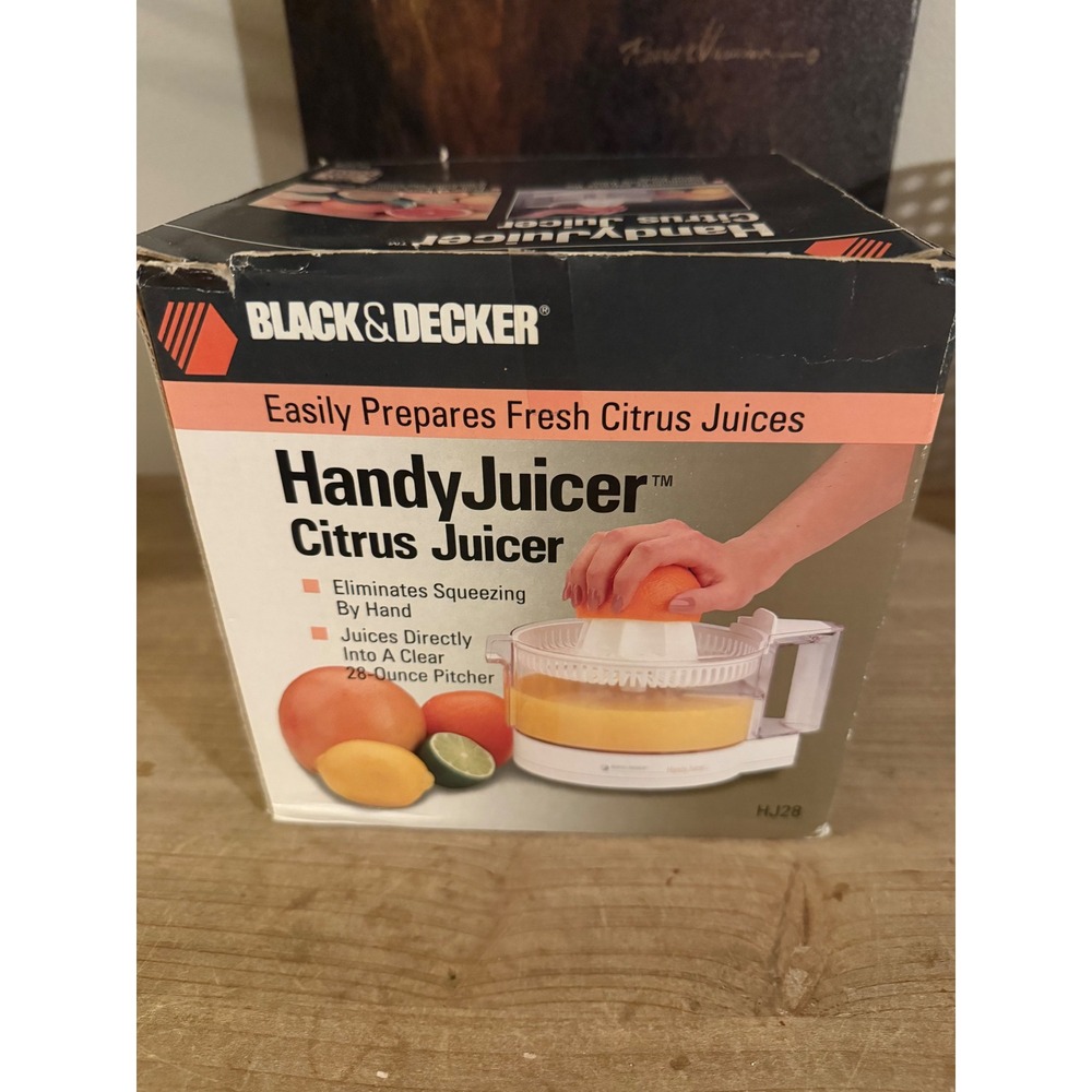 Black & Decker Handy Juicer Citrus‎ Juicer HJ28 White 28oz Pitcher Electric